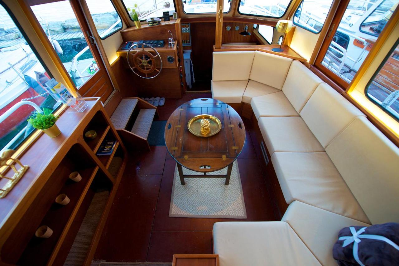 Homeboat-bateau 4* Genebra