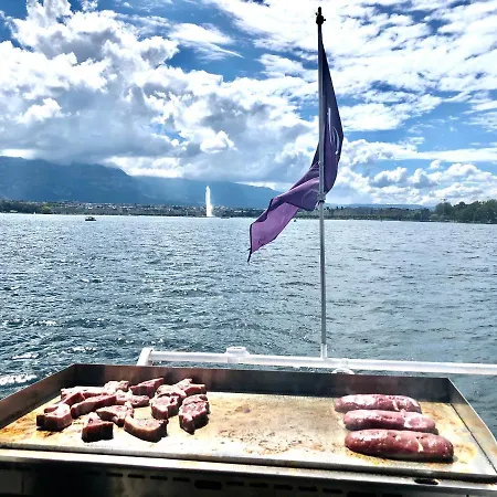 Bateau-hôtel Homeboat-bateau 4*