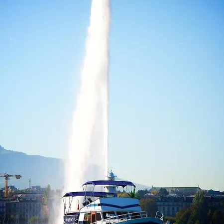Homeboat-bateau 4* Genève