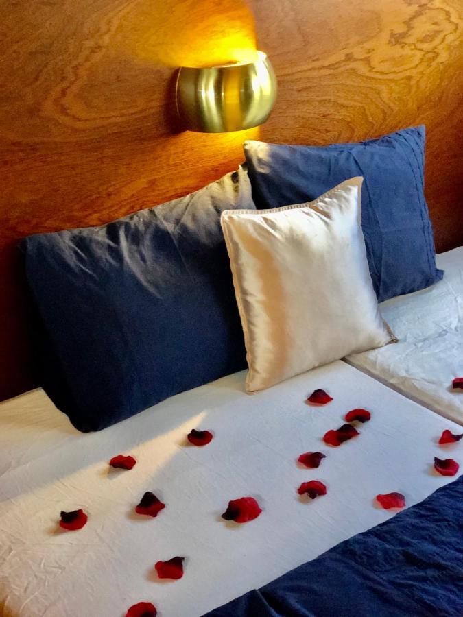 Hotel en barco Homeboat-bateau Ginebra