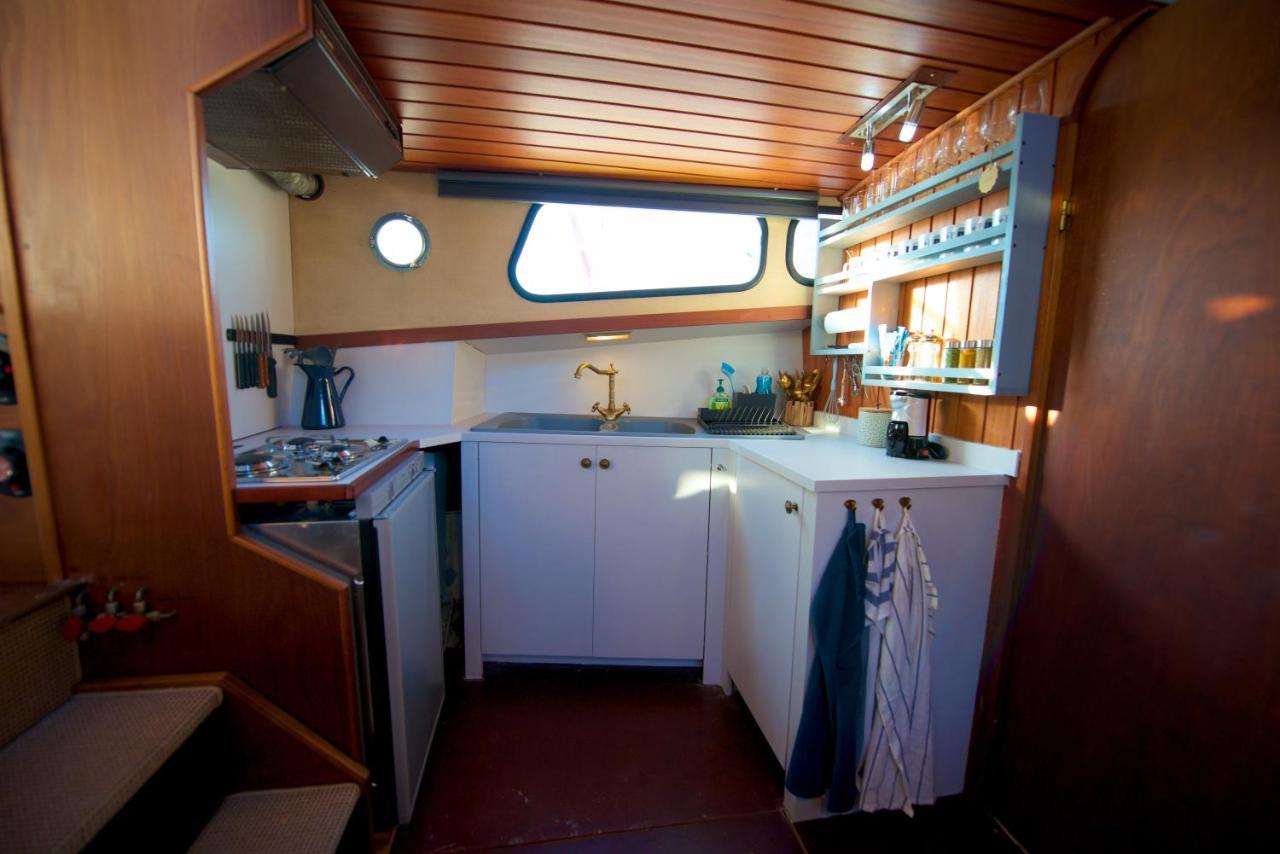Homeboat-bateau 4* Ginebra